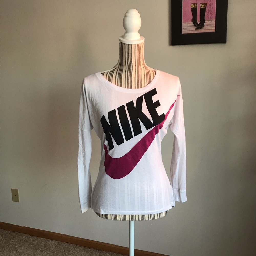 Nike tee